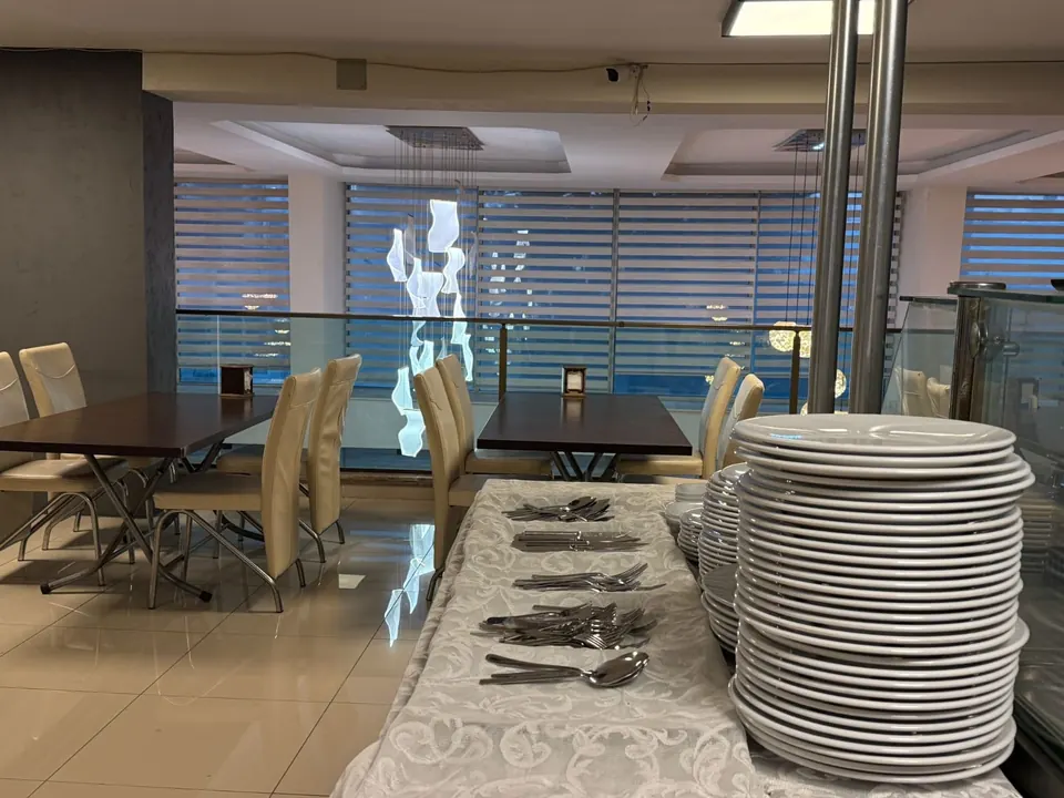 Ayseli Hotel açık büfe kahvaltı salonu